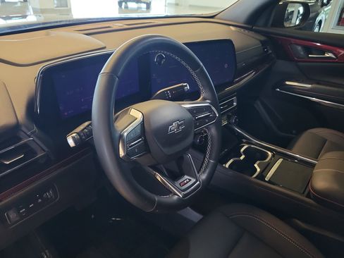 Used 2025 Chevrolet Traverse Z71 AWD/4WD image 29