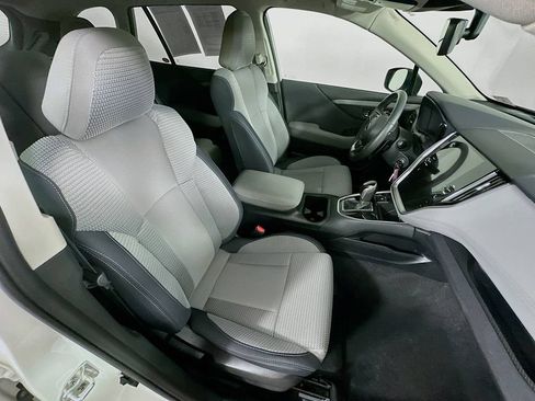 Used 2025 Subaru Outback Premium w/ Popular Package #1A image 33