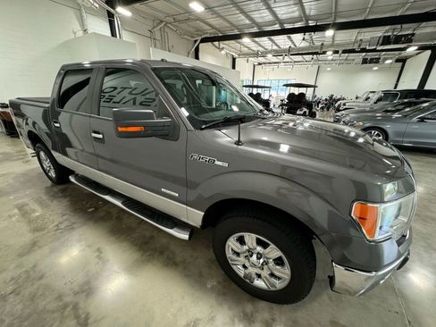 Used 2012 Ford F150 XLT w/ XLT Chrome Pkg image 5