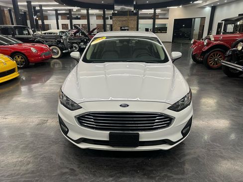 Used 2020 Ford Fusion SE w/ Equipment Group 151A FWD image 2