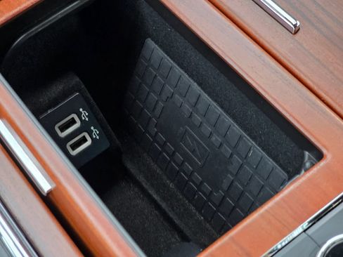 Used 2019 Lincoln Navigator Reserve AWD/4WD image 18