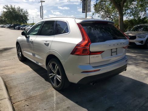 Used 2019 Volvo XC60 T5 Momentum w/ Protection Package FWD image 4