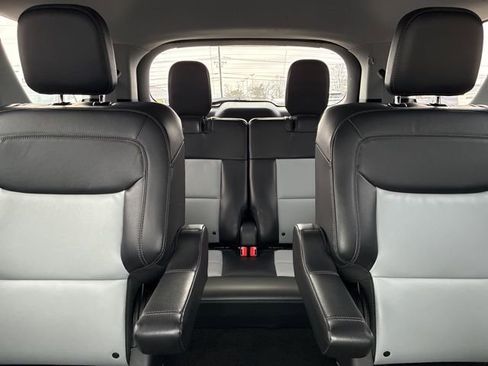 Used 2022 Ford Explorer XLT w/ Equipment Group 202A image 40