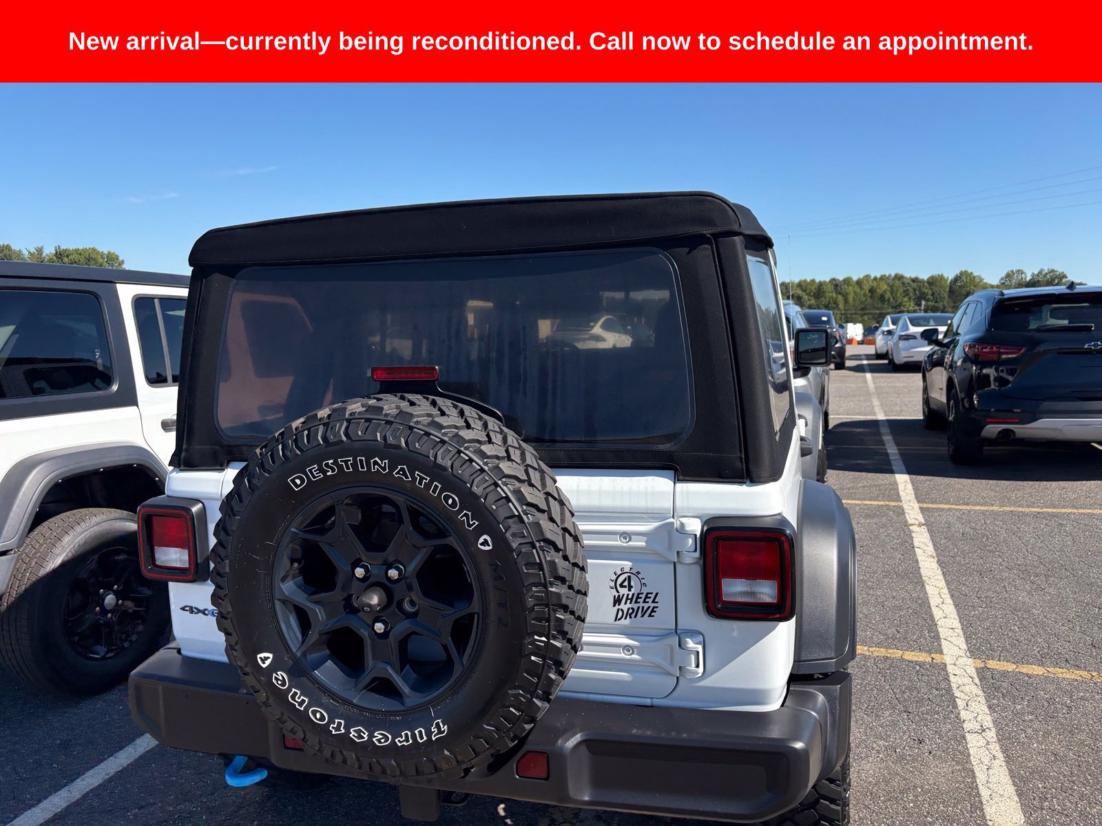 Used 2023 Jeep Wrangler Unlimited w/ Cold Weather Group AWD/4WD image 5