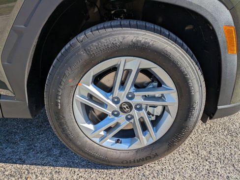 Certified 2026 Hyundai Tucson SE FWD image 8