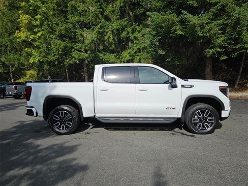 New 2026 GMC Sierra 1500 AT4 w/ AT4 Premium Package image 8