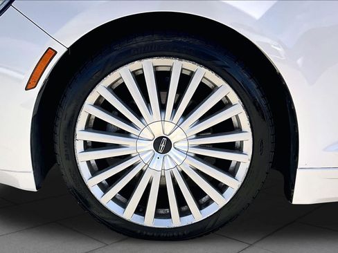 Used 2017 Lincoln MKZ Reserve FWD image 10