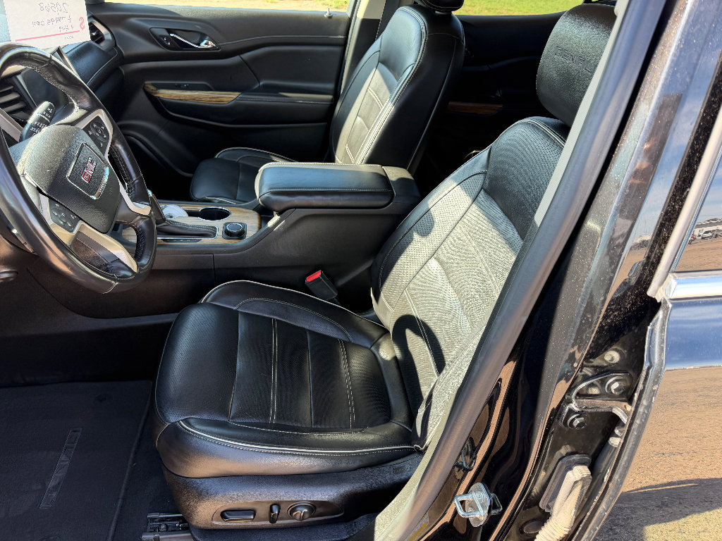 Used 2019 GMC Acadia Denali w/ Technology Package AWD/4WD image 9