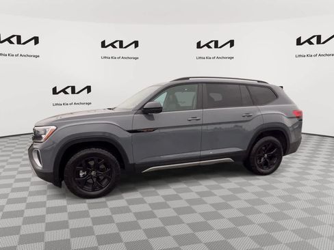 Used 2024 Volkswagen Atlas Peak Edition SEL AWD/4WD image 5