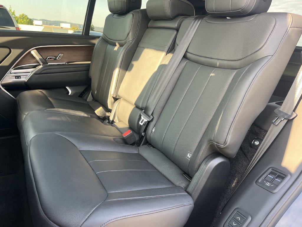 Used 2024 Land Rover Range Rover Long Wheelbase SE AWD/4WD image 23
