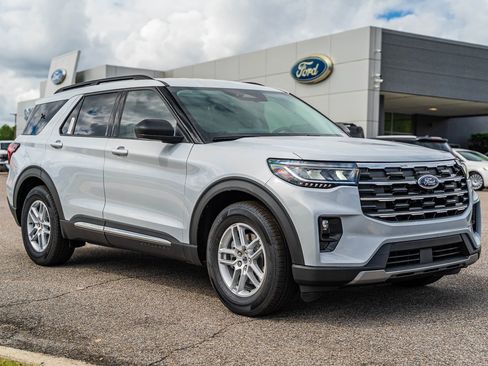 New 2025 Ford Explorer Active w/ Active Comfort Package image 1