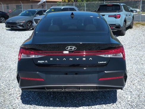 New 2026 Hyundai Elantra Limited image 6