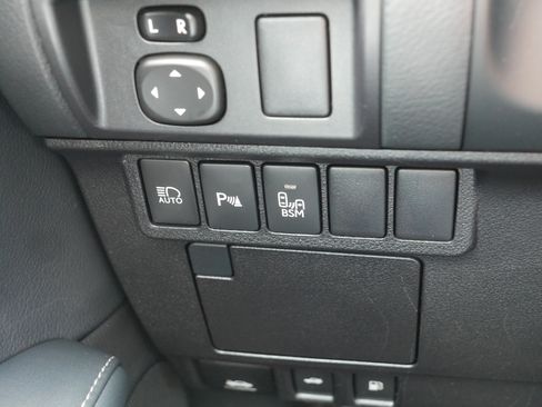 Used 2016 Lexus ES 350 w/ Luxury Package w/Wood Trim FWD image 26