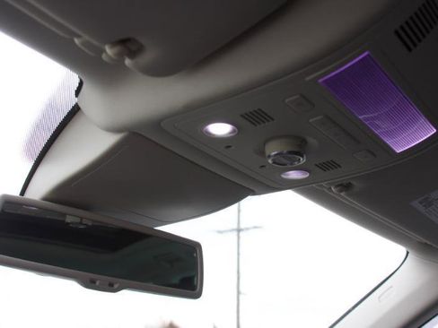 Used 2016 Volkswagen Touareg TDI image 36