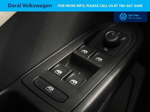 Used 2025 Volkswagen Taos SE FWD image 17