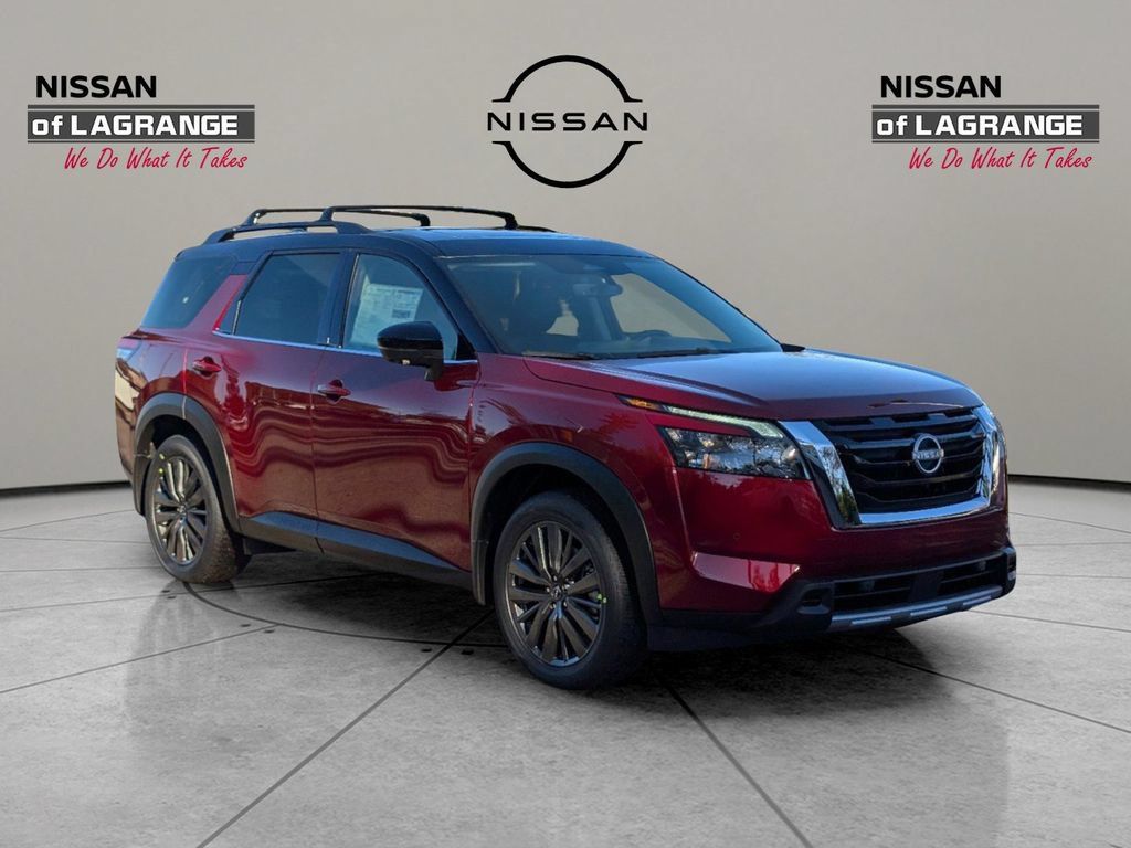 Certified 2025 Nissan Pathfinder SL w/ SL Premium Package FWD image 4