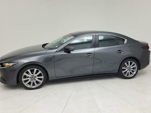 Used 2024 MAZDA MAZDA3 s FWD image 2