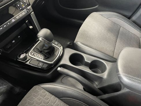 Used 2025 Kia Seltos S image 42