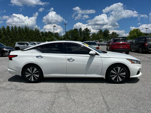 Used 2021 Nissan Altima 2.5 SL FWD image 2