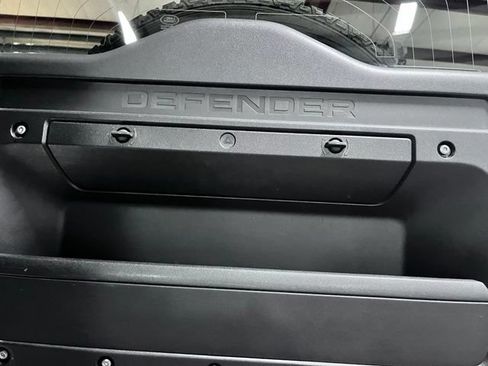 Used 2020 Land Rover Defender 110 SE AWD/4WD image 6