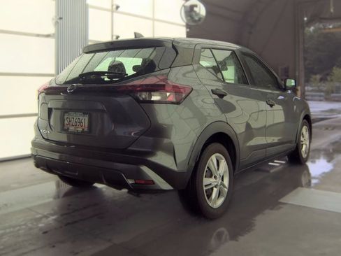 Used 2021 Nissan Kicks S FWD image 4