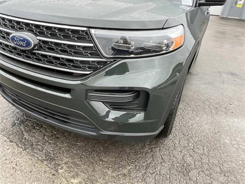 Used 2023 Ford Explorer XLT image 9