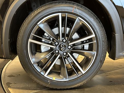 New 2025 INFINITI QX50 Sport image 10