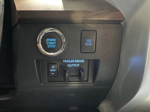 Used 2020 Toyota Tundra Limited image 30