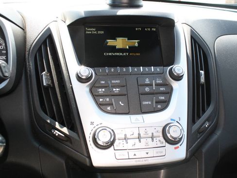 Used 2017 Chevrolet Equinox LT FWD image 11