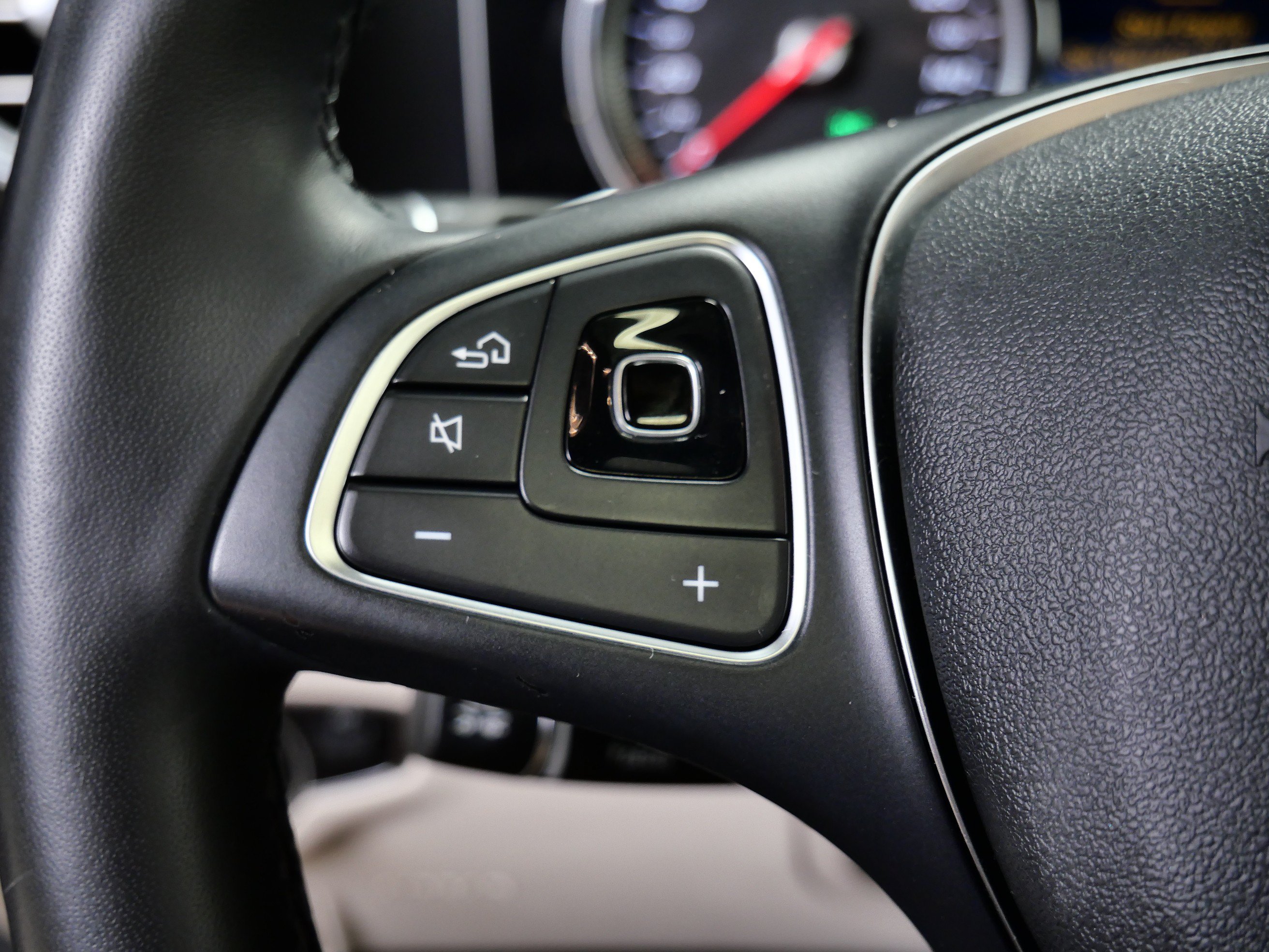 Used 2018 Mercedes-Benz E 400 4MATIC Sedan image 26