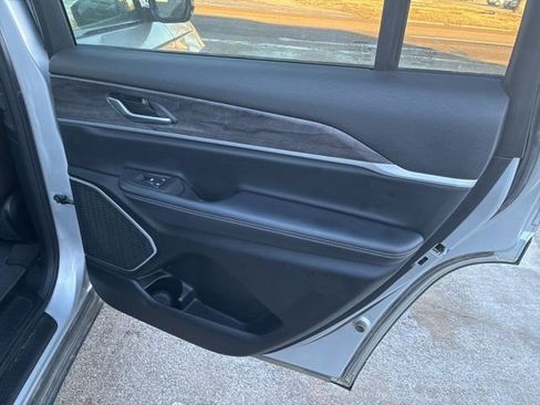 Used 2021 Jeep Grand Cherokee L Limited image 28