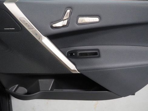 Used 2024 BMW iX xDrive50 w/ Premium Package image 81