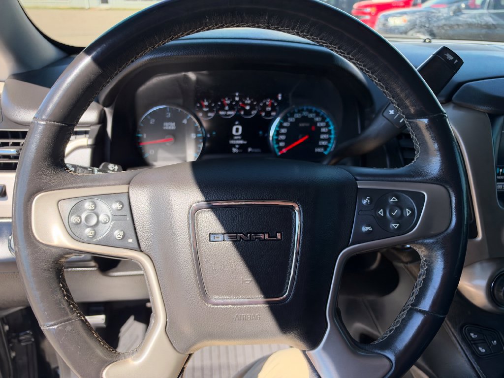 Used 2017 GMC Yukon Denali AWD/4WD image 12