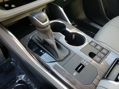 Used 2023 Toyota Highlander Limited image 20