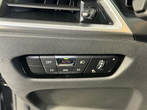Used 2025 BMW M440i Coupe RWD image 17