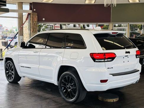 Used 2021 Jeep Grand Cherokee Laredo X AWD/4WD image 13
