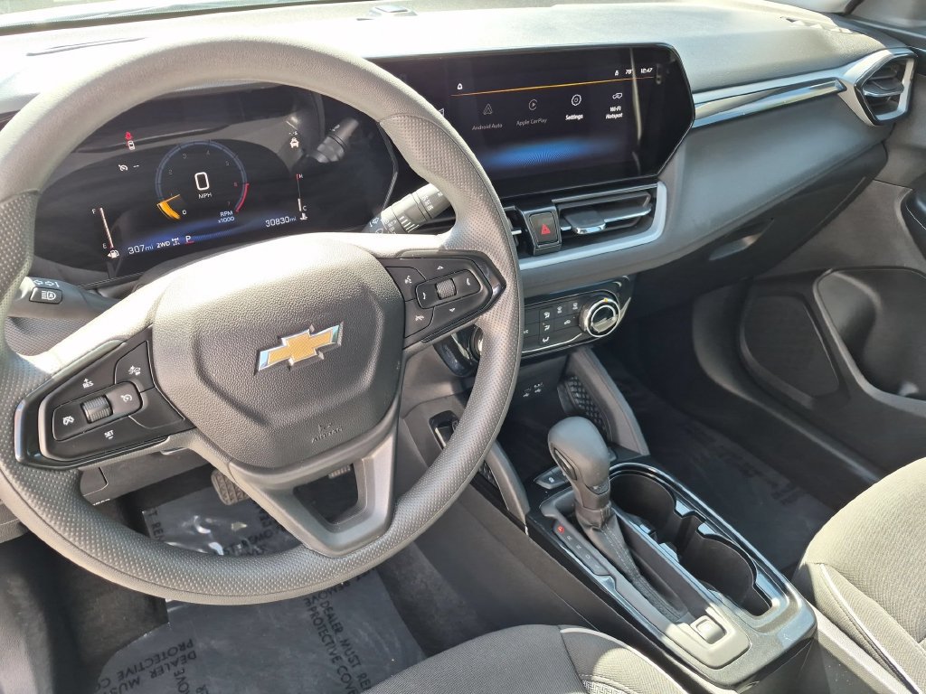 Used 2025 Chevrolet TrailBlazer LT AWD/4WD image 14