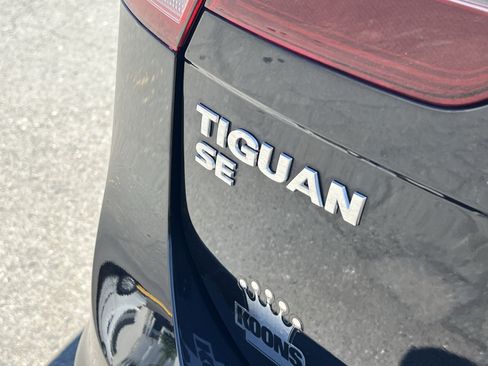 Used 2021 Volkswagen Tiguan SE AWD/4WD image 25