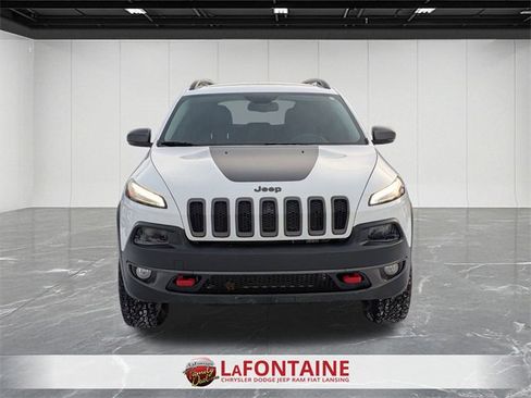 Used 2018 Jeep Cherokee Trailhawk image 8