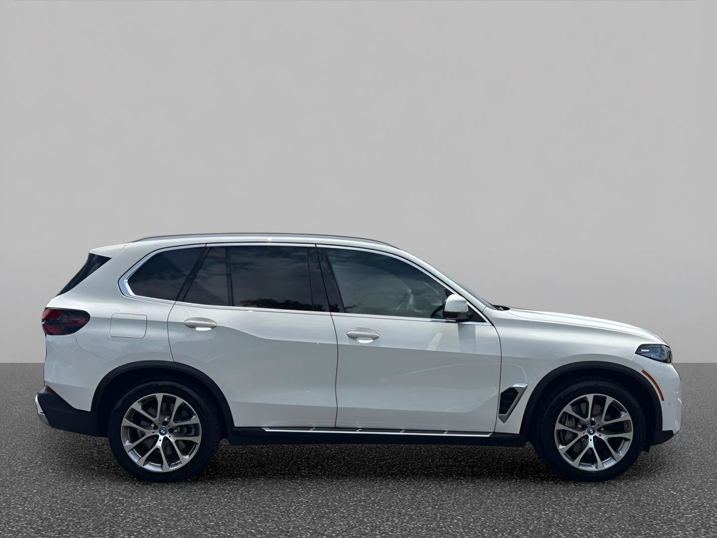 Used 2025 BMW X5 xDrive50e AWD/4WD image 8