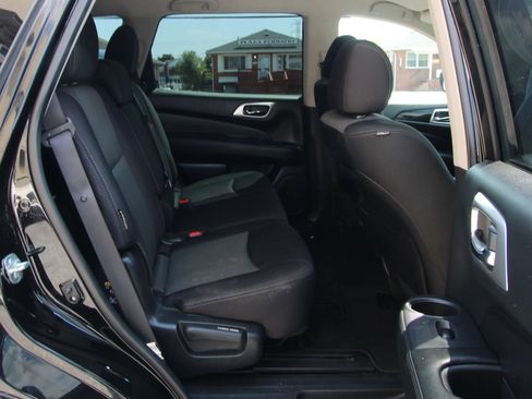 Used 2020 Nissan Pathfinder SV FWD image 12