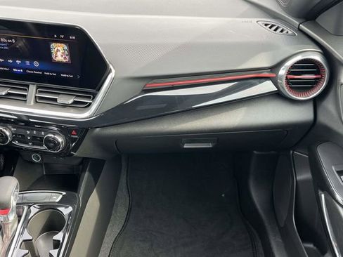 Used 2025 Chevrolet Trax RS FWD image 18