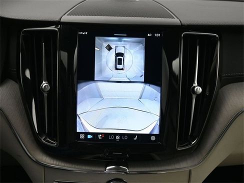 Used 2024 Volvo XC60 B5 Ultimate w/ Protection Package Premier image 22