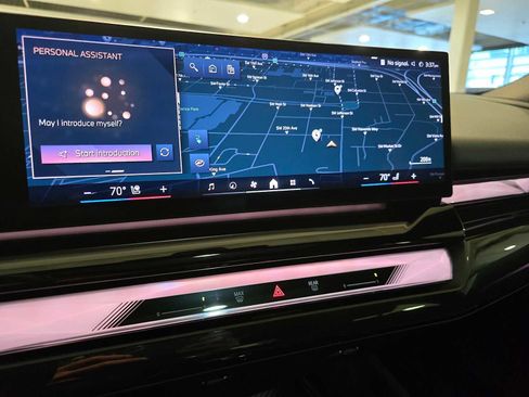 Used 2025 BMW i5 xDrive40 w/ Premium Package image 28