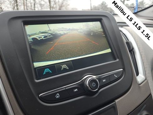 Used 2017 Chevrolet Malibu LS image 19