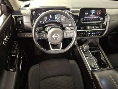 Used 2022 Nissan Pathfinder SV AWD/4WD image 2