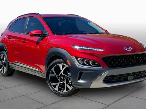 Used 2022 Hyundai Kona Limited w/ Cargo Package FWD image 3