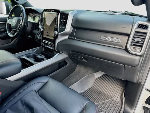 Used 2022 RAM 1500 Big Horn AWD/4WD image 35