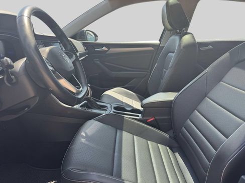 Used 2022 Volkswagen Jetta SE FWD image 13