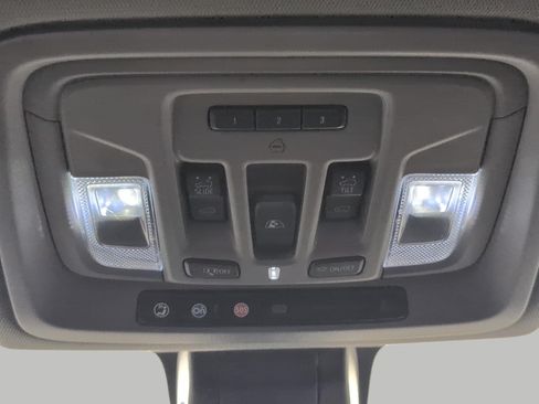 Used 2021 GMC Sierra 1500 Denali w/ Denali Ultimate Package AWD/4WD image 22